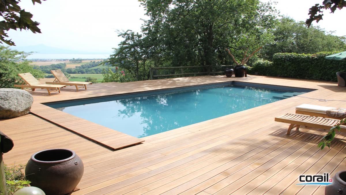 Piscine Corabéton avec terrasse en bois, Yens